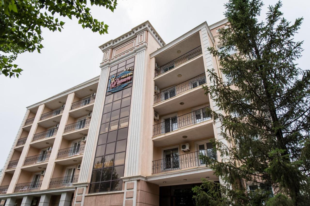 Rakhat Hotel Uralsk Exterior photo
