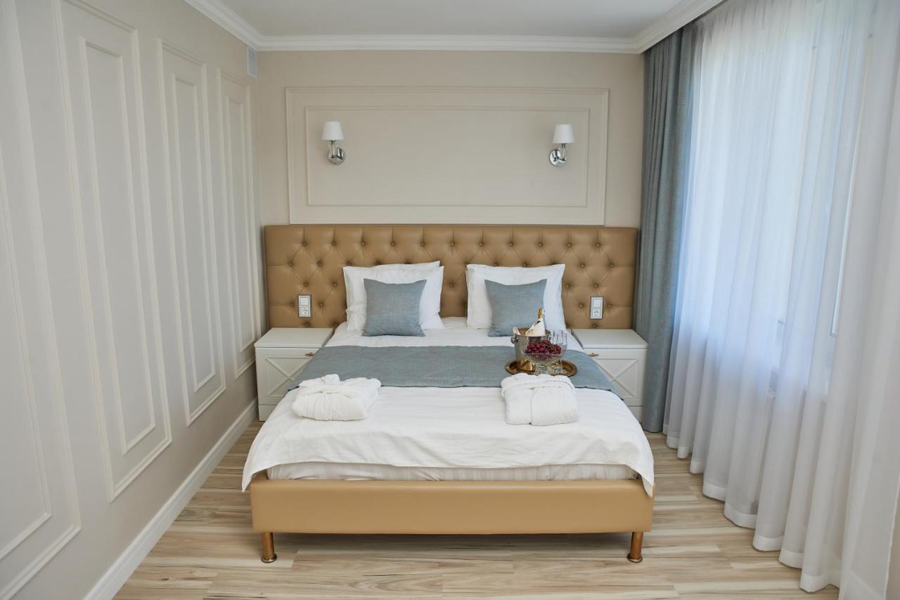 Rakhat Hotel Uralsk Exterior photo